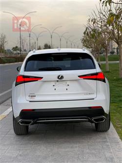 لێکزس NX